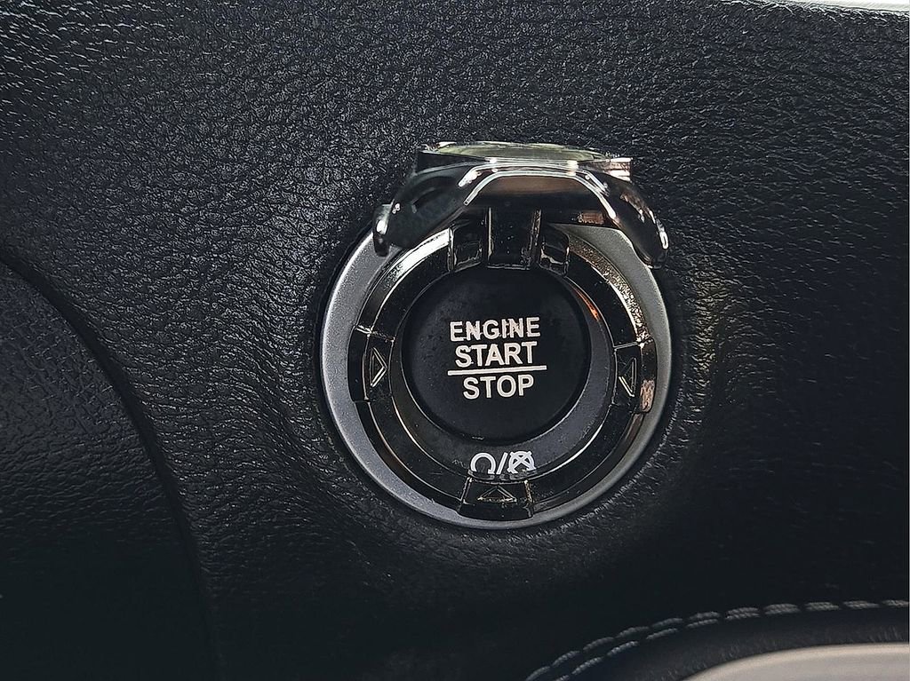 Used 2021 Dodge Challenger R/T Scat Pack RWD image 16