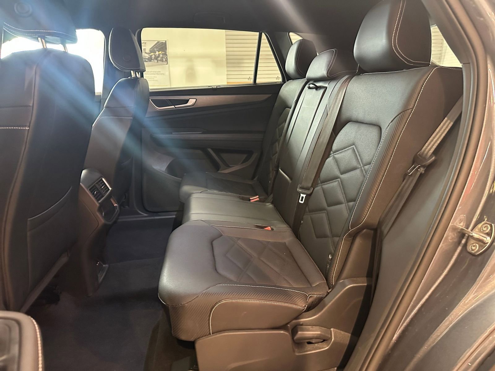 Used 2025 Volkswagen Atlas Cross Sport SE image 25