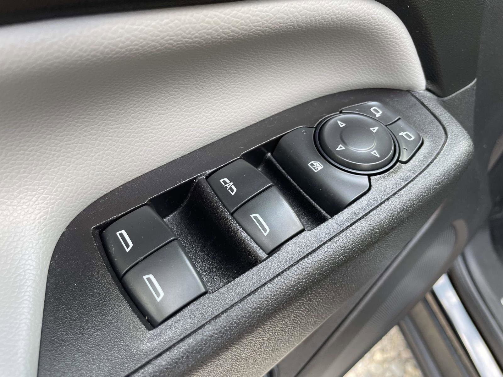 Used 2020 Chevrolet Equinox Premier image 6