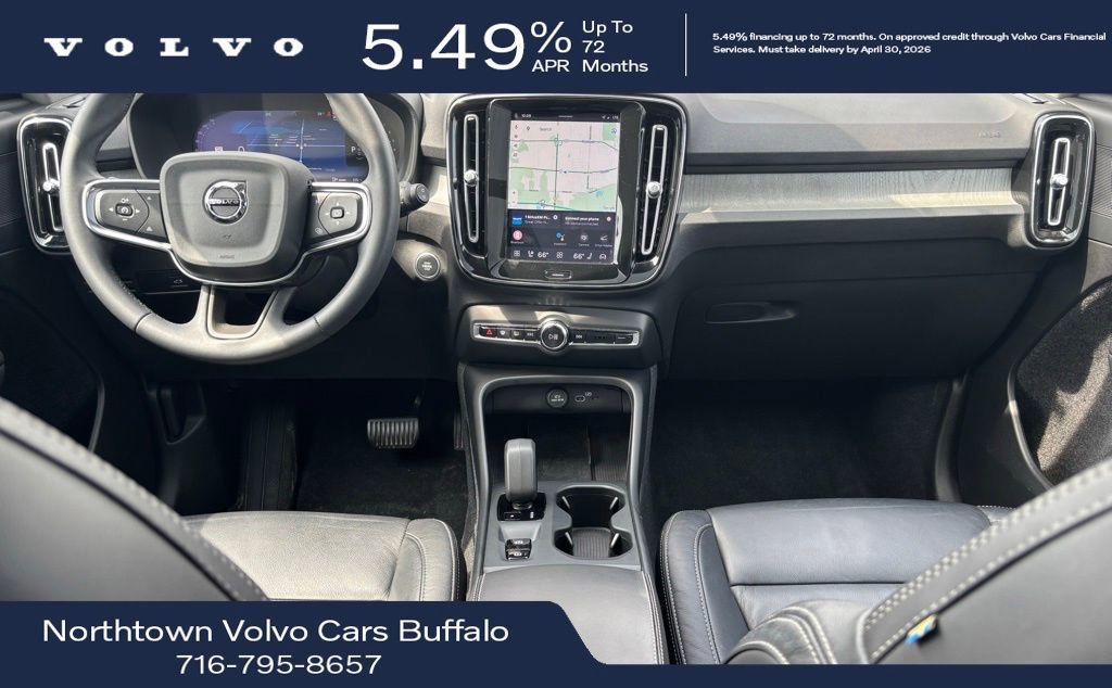 Used 2024 Volvo XC40 B5 Core image 5