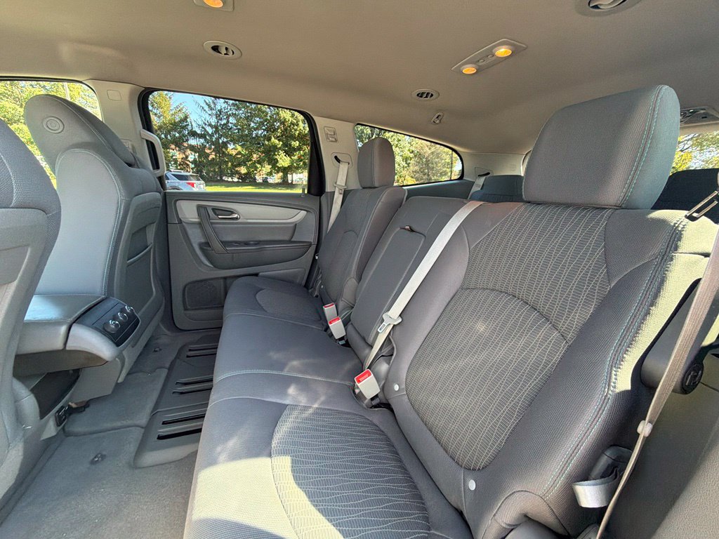 Used 2015 Chevrolet Traverse LS FWD image 8