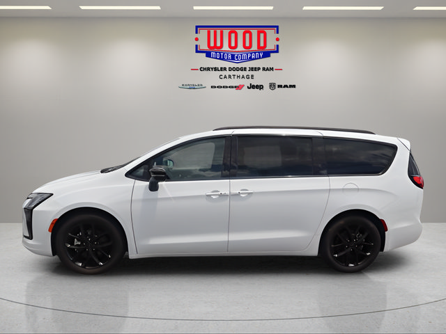 New 2027 Chrysler Pacifica Limited FWD image 6
