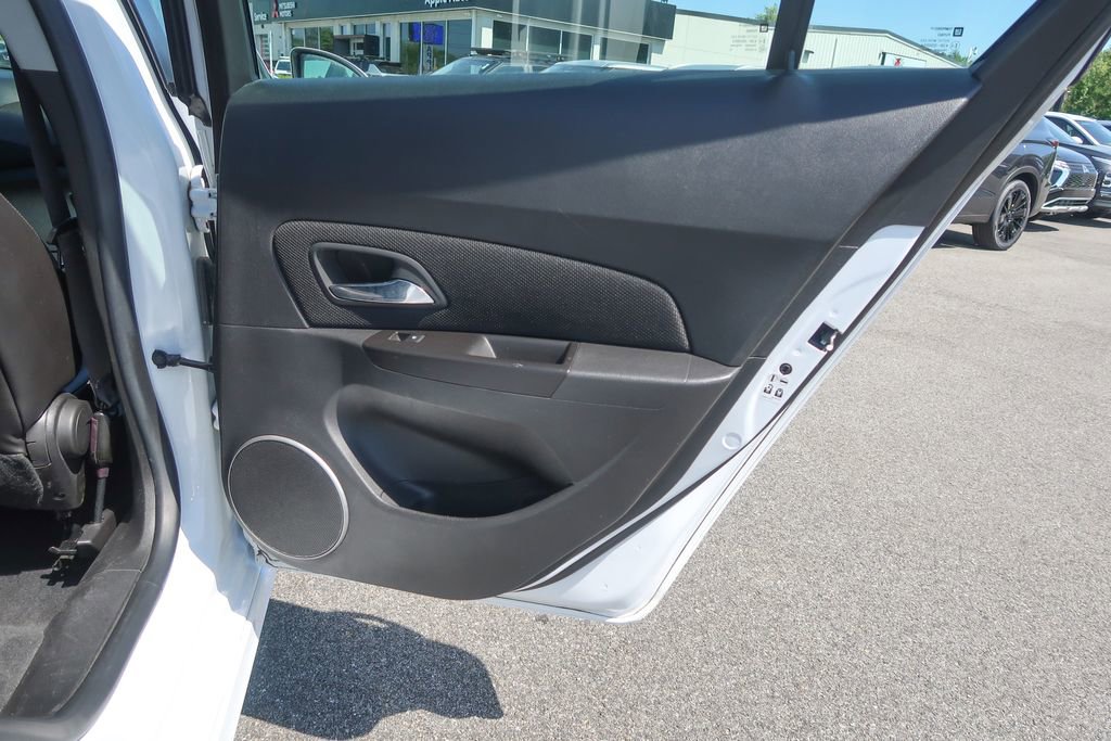Used 2015 Chevrolet Cruze LTZ w/ Sun, Sound and Sport Package FWD image 13