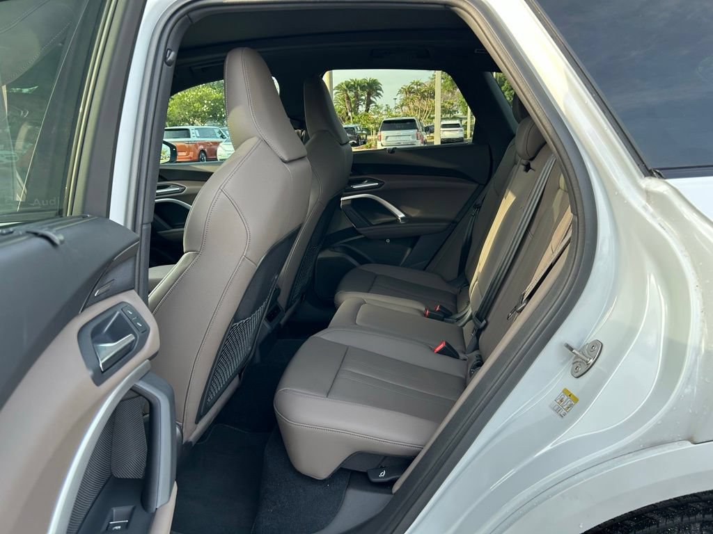 Used 2025 Audi Q5 Premium Plus w/ Premium Plus AWD/4WD image 50