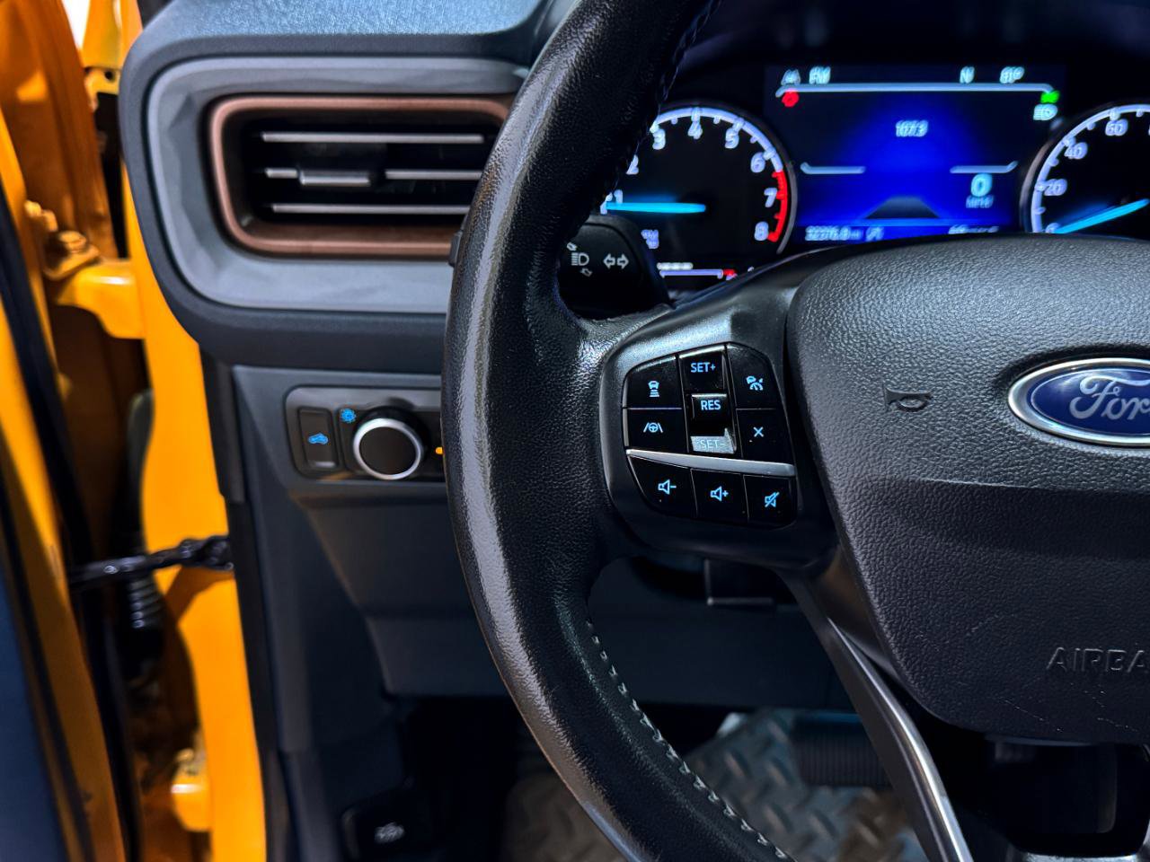 Used 2022 Ford Maverick Lariat w/ Lariat Luxury Package image 22