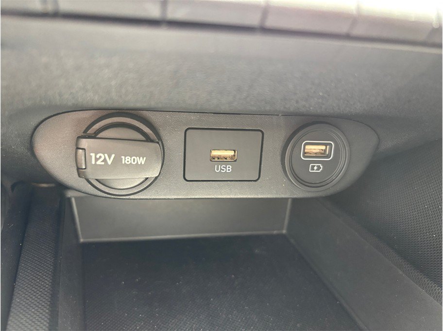 Used 2023 Hyundai Elantra SEL FWD image 30