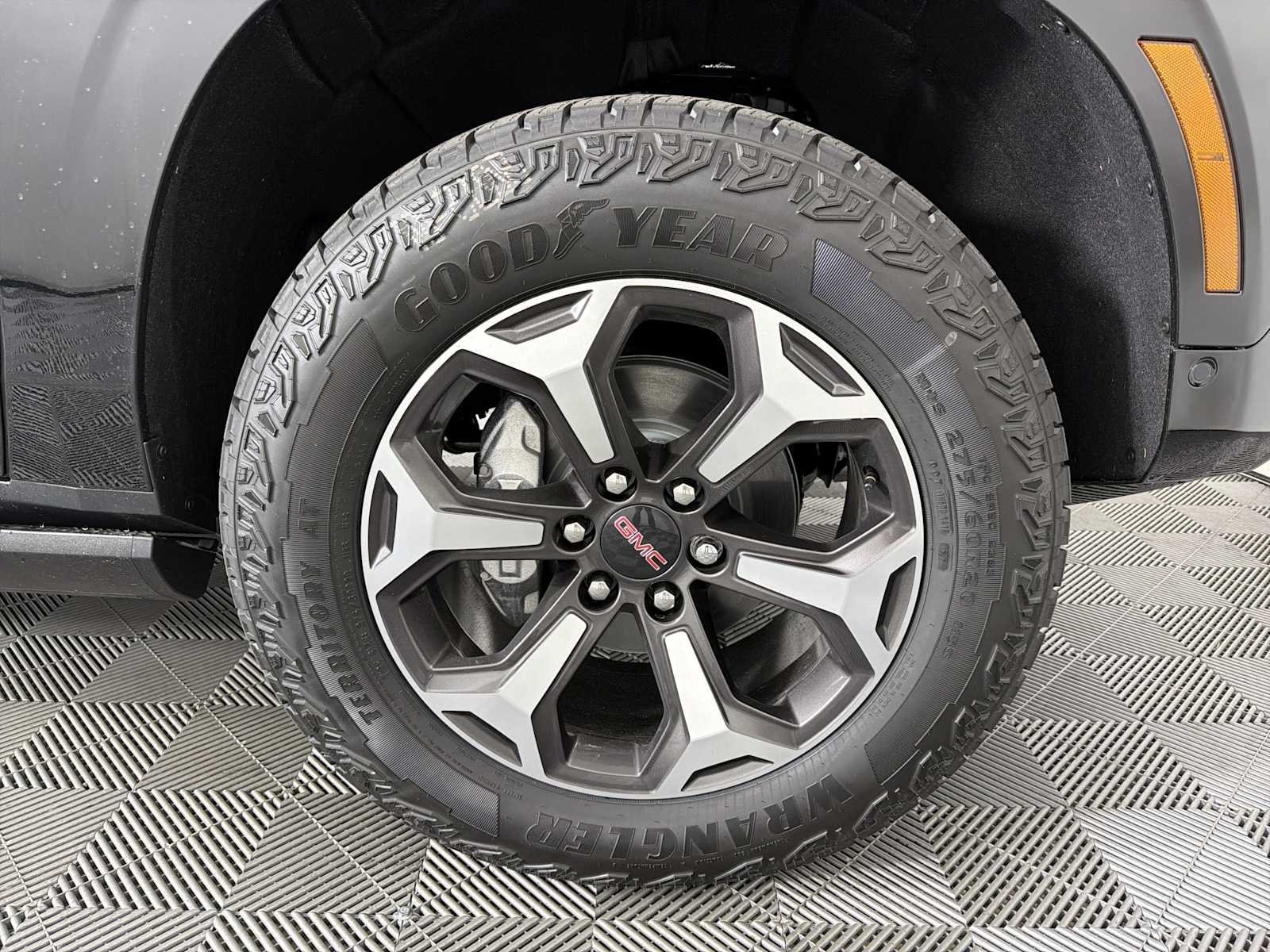 New 2026 GMC Yukon AT4 Ultimate AWD/4WD image 11