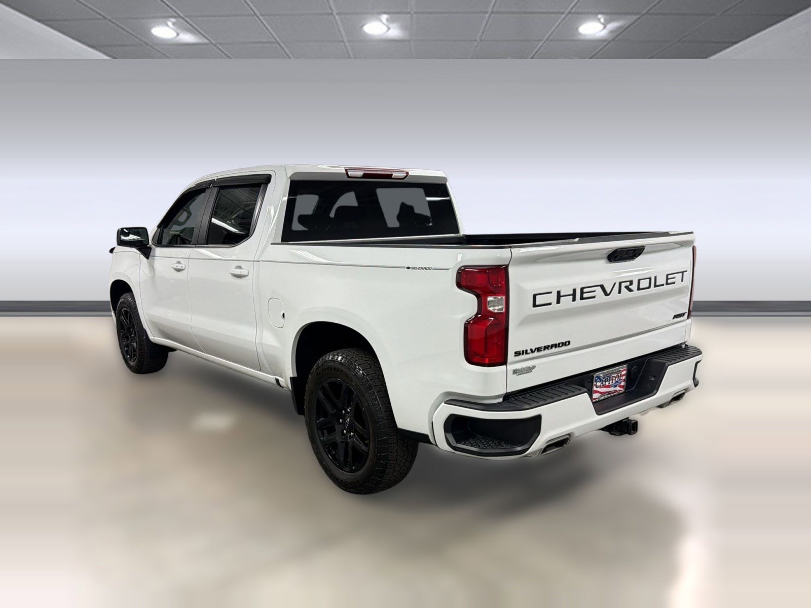 Used 2023 Chevrolet Silverado 1500 RST image 2