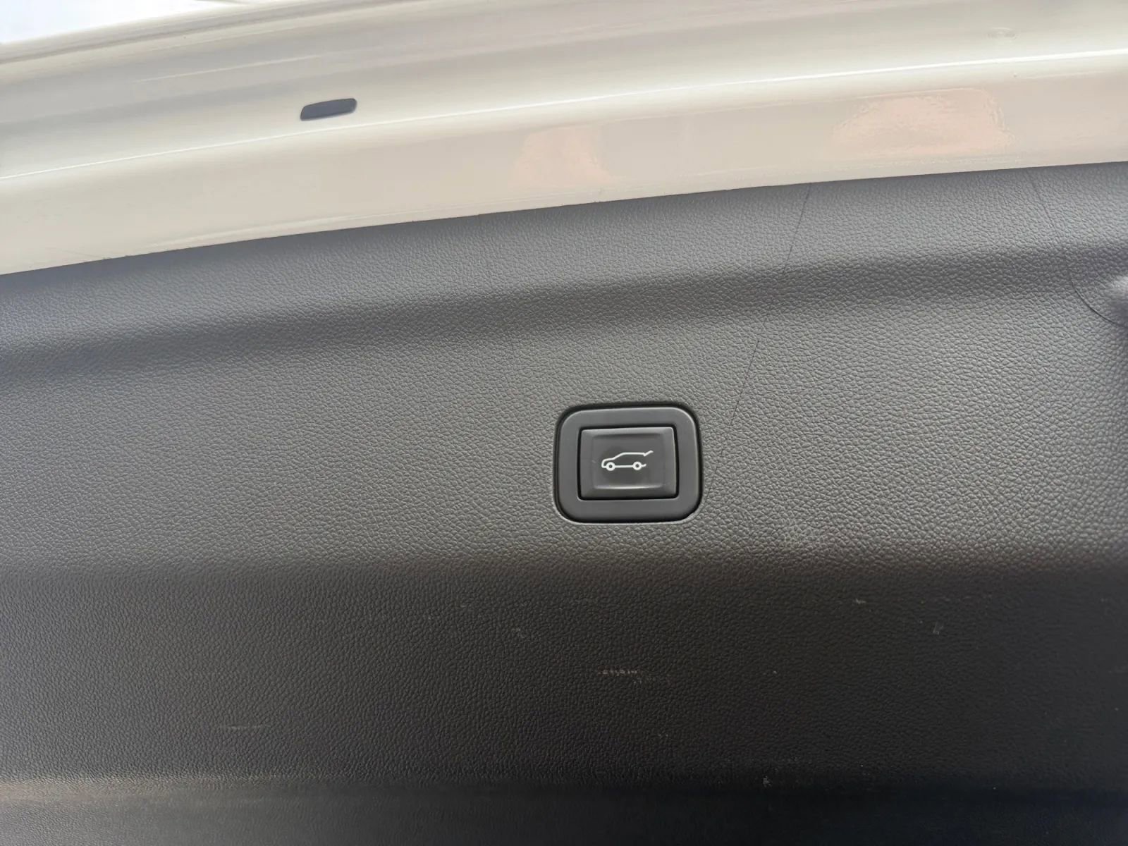 Used 2022 GMC Yukon AT4 AWD/4WD image 30
