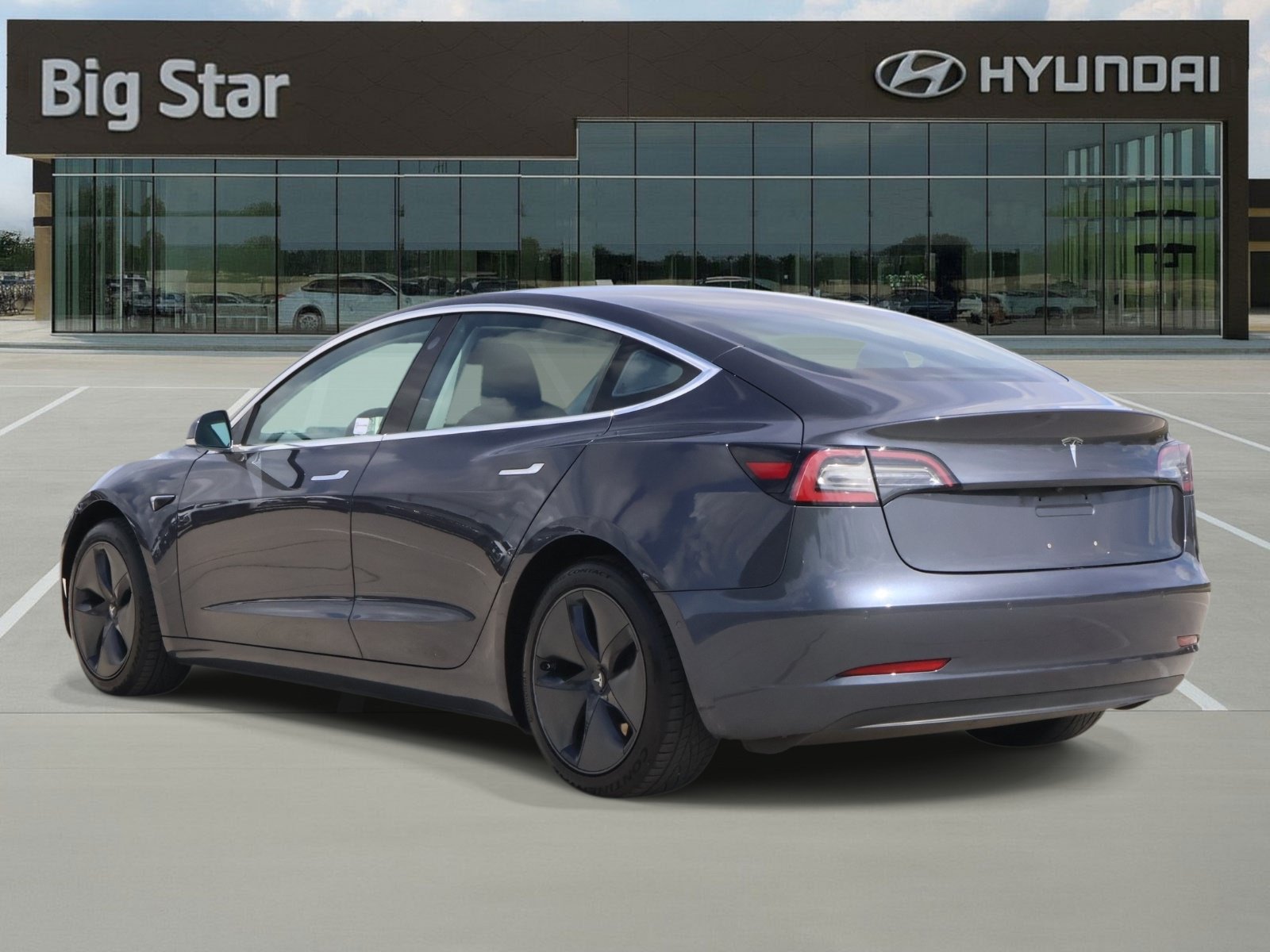 Used 2018 Tesla Model 3 Long Range RWD image 3
