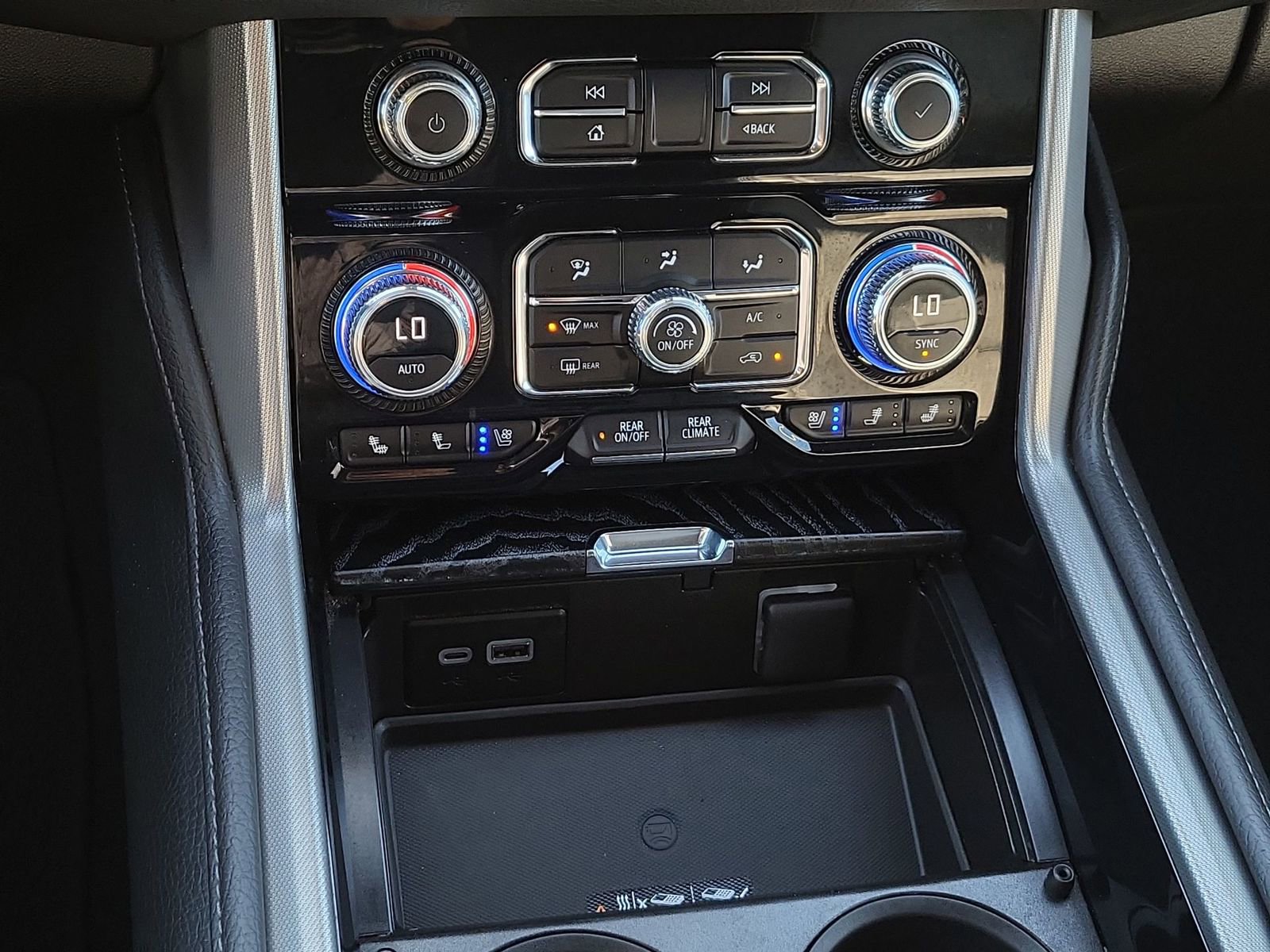 Used 2023 GMC Yukon XL Denali image 34