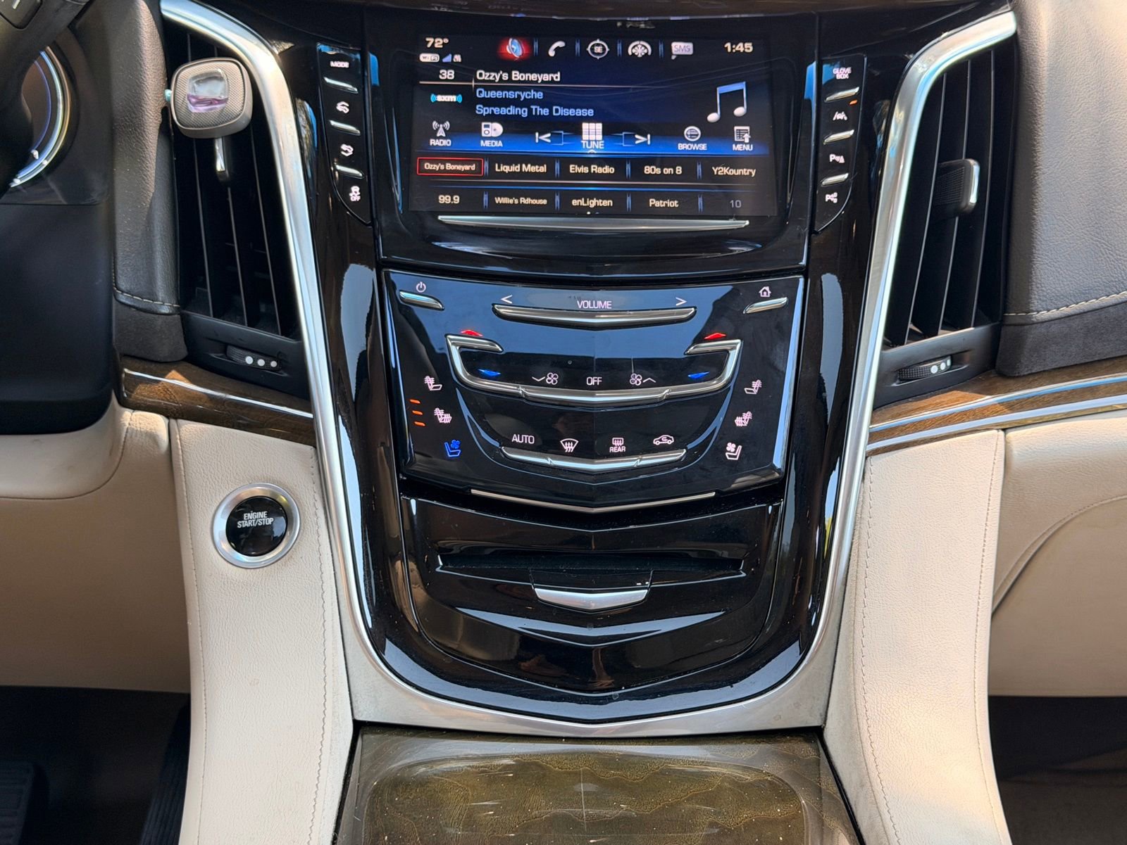 Used 2019 Cadillac Escalade Premium Luxury image 26