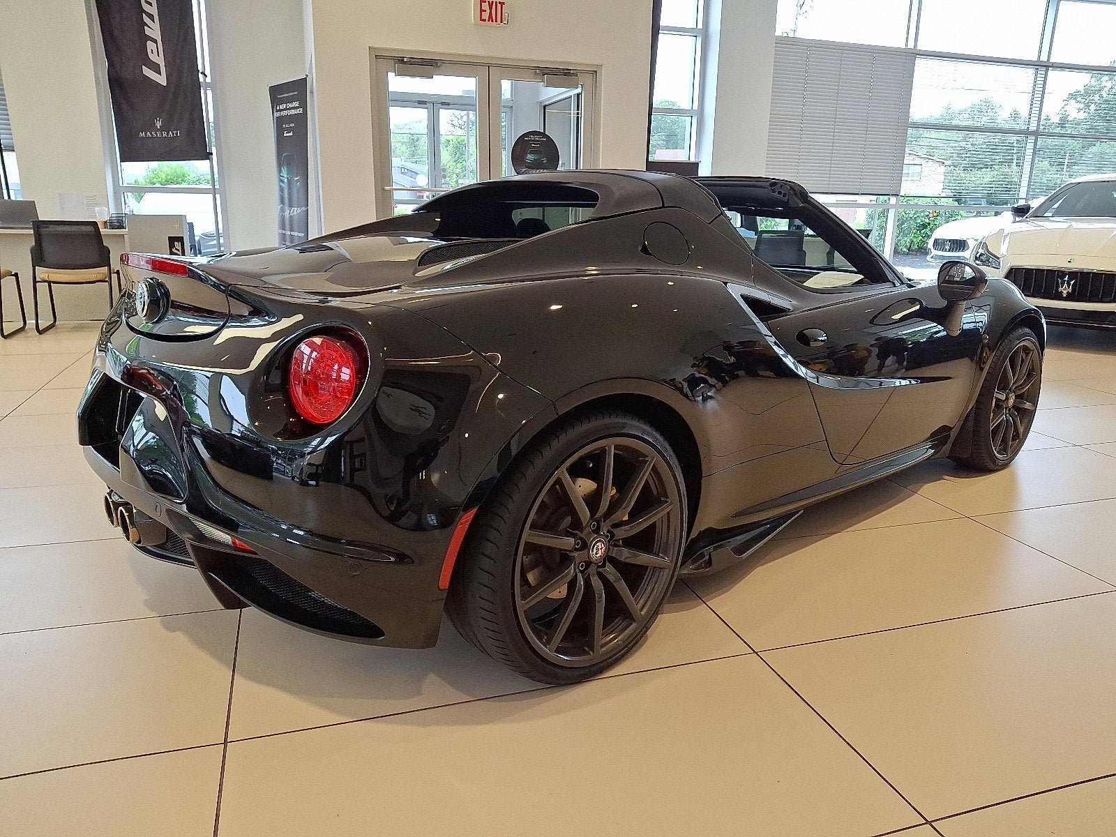 Used 2018 Alfa Romeo 4C Spider w/ Spider Track Package 3 RWD image 6