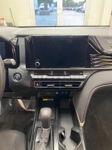 Used 2025 Toyota Camry LE FWD image 18