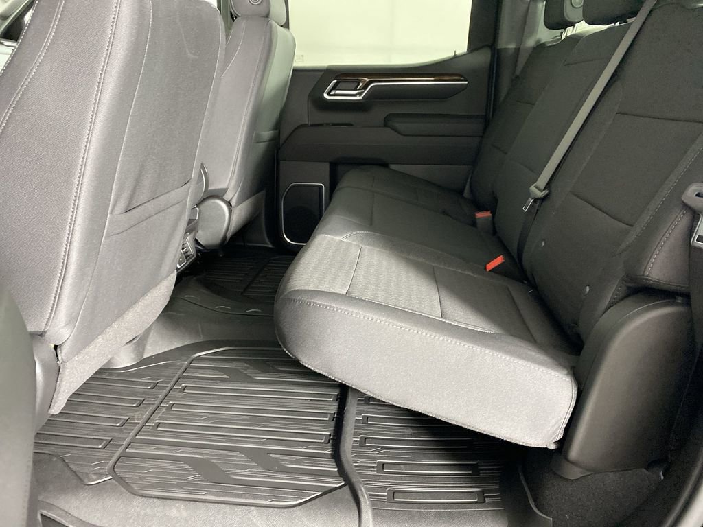 New 2026 GMC Sierra 1500 SLE image 24