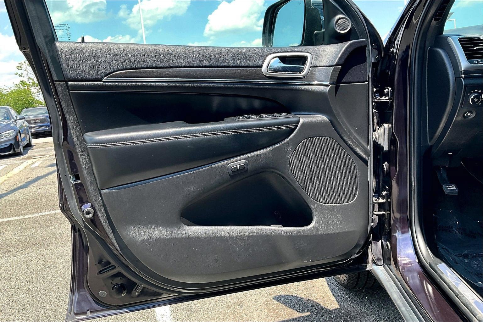 Used 2018 Jeep Grand Cherokee Limited AWD/4WD image 22