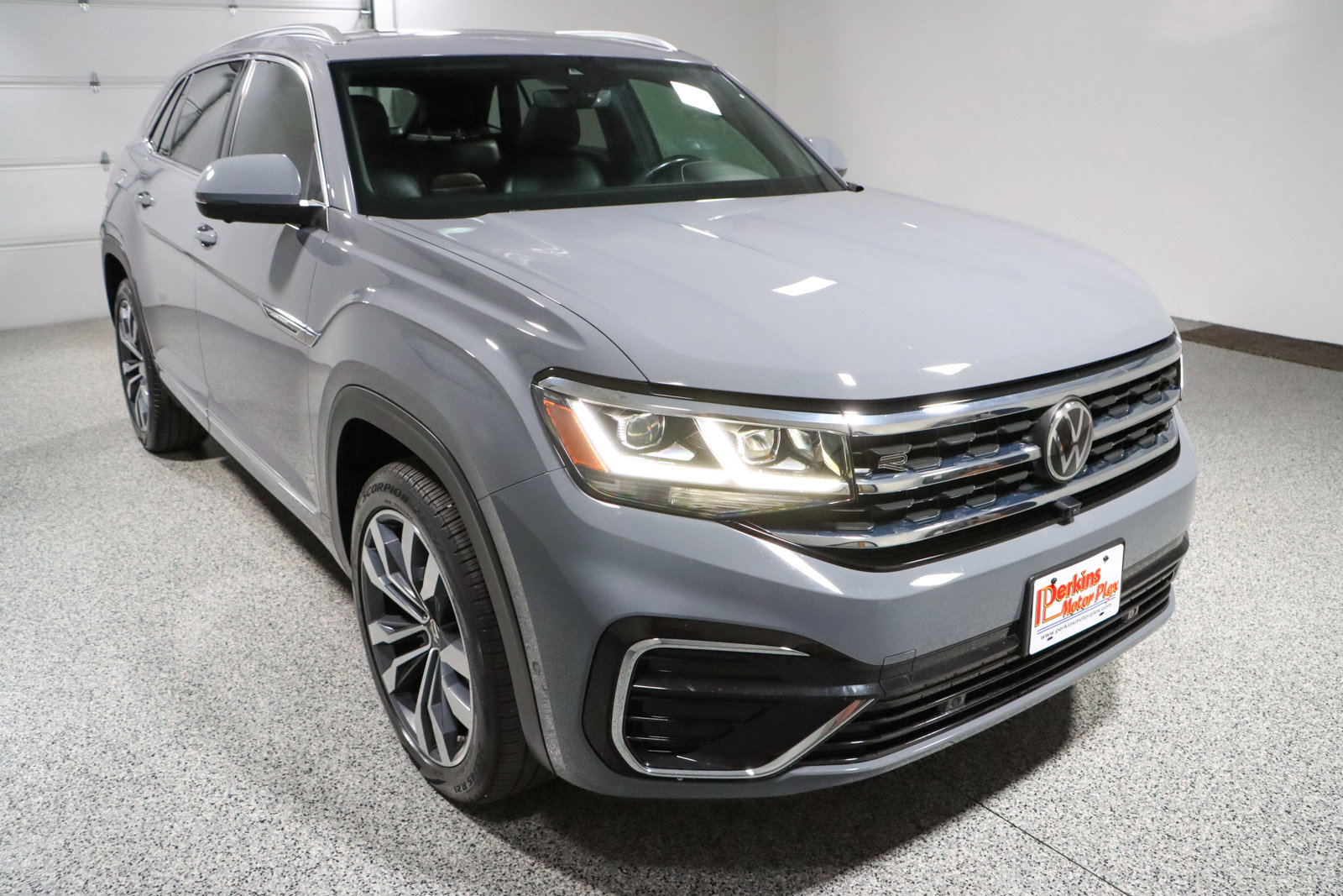 Used 2023 Volkswagen Atlas Cross Sport SEL Premium R-Line AWD/4WD image 5