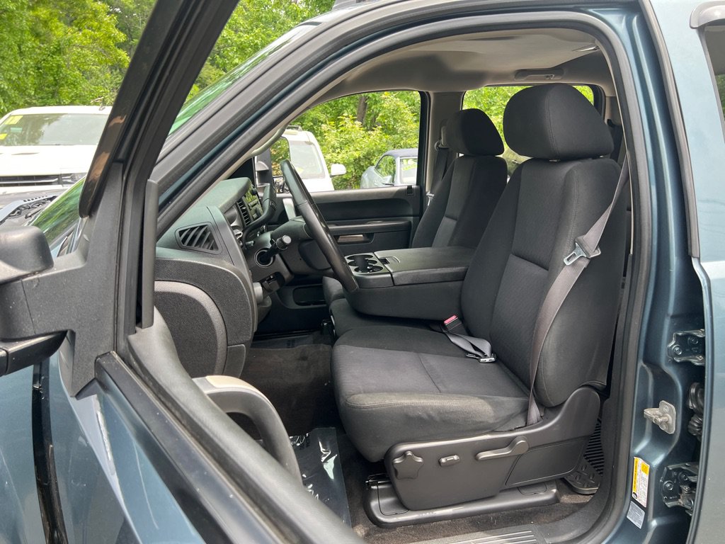 Used 2013 Chevrolet Silverado 2500 LT w/ Interior Plus Package AWD/4WD image 12