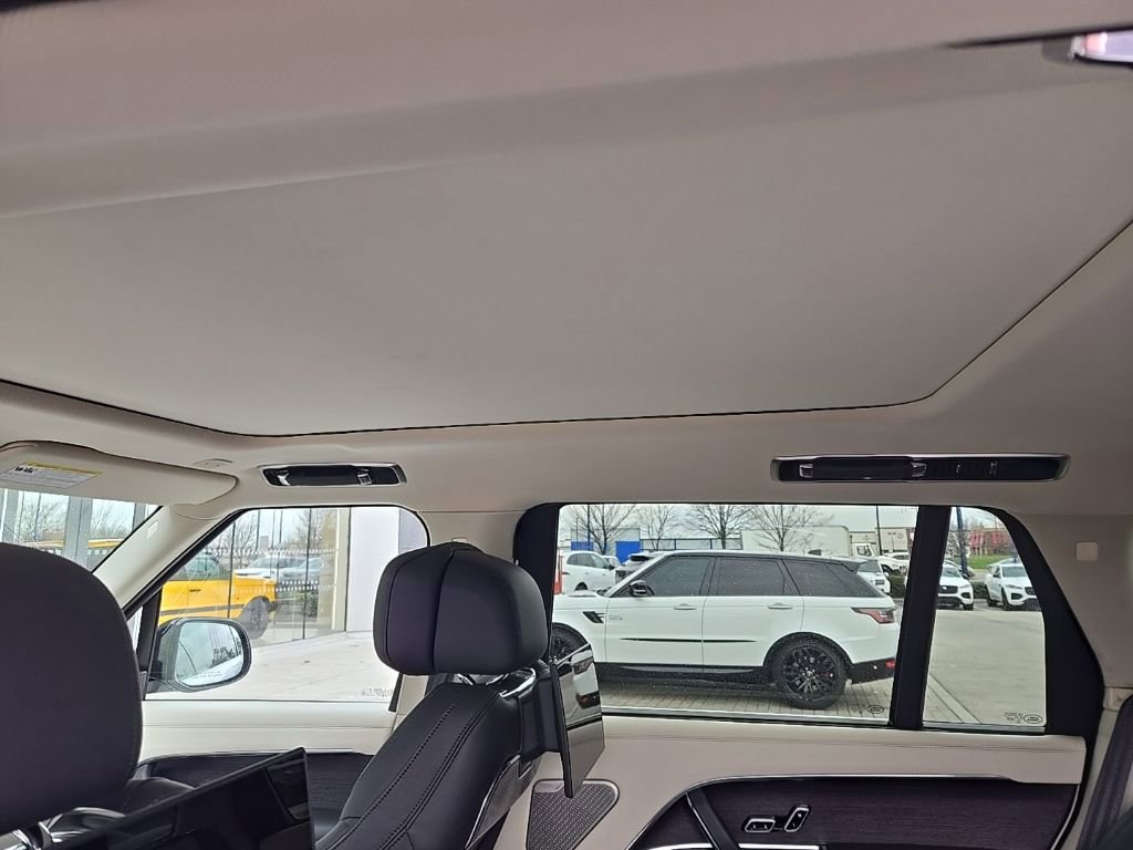 Used 2024 Land Rover Range Rover Long Wheelbase Autobiography image 15