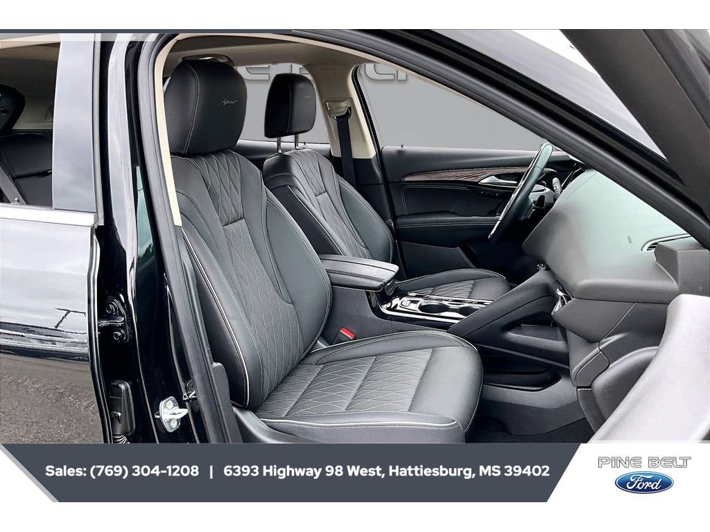 Used 2023 Buick Envision Avenir FWD image 6