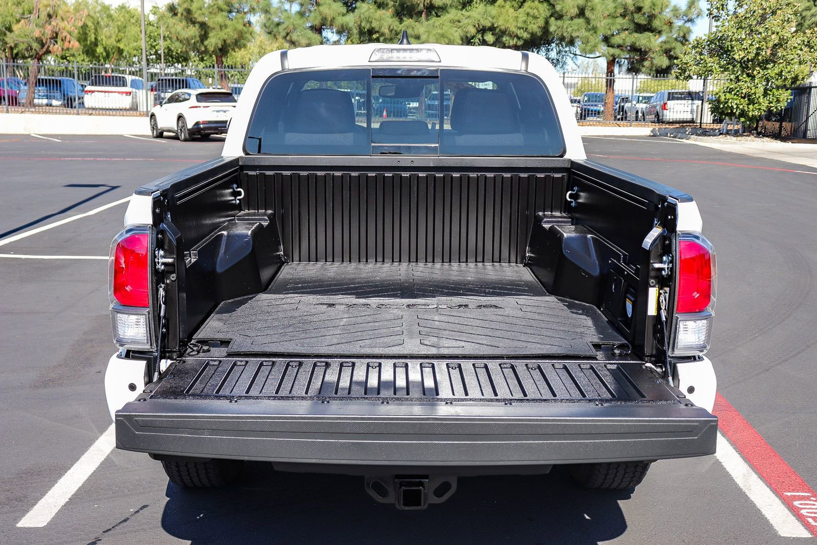 Certified 2023 Toyota Tacoma TRD Off-Road w/ Advanced Technology Package AWD/4WD image 31