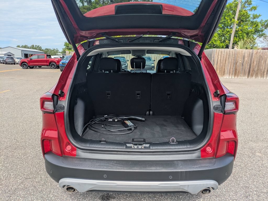Certified 2023 Ford Escape SE FWD image 13