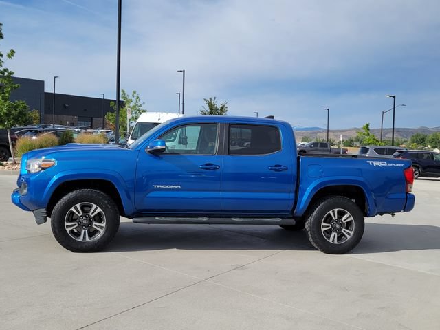 Used 2016 Toyota Tacoma TRD Sport w/ Towing Package RWD image 2