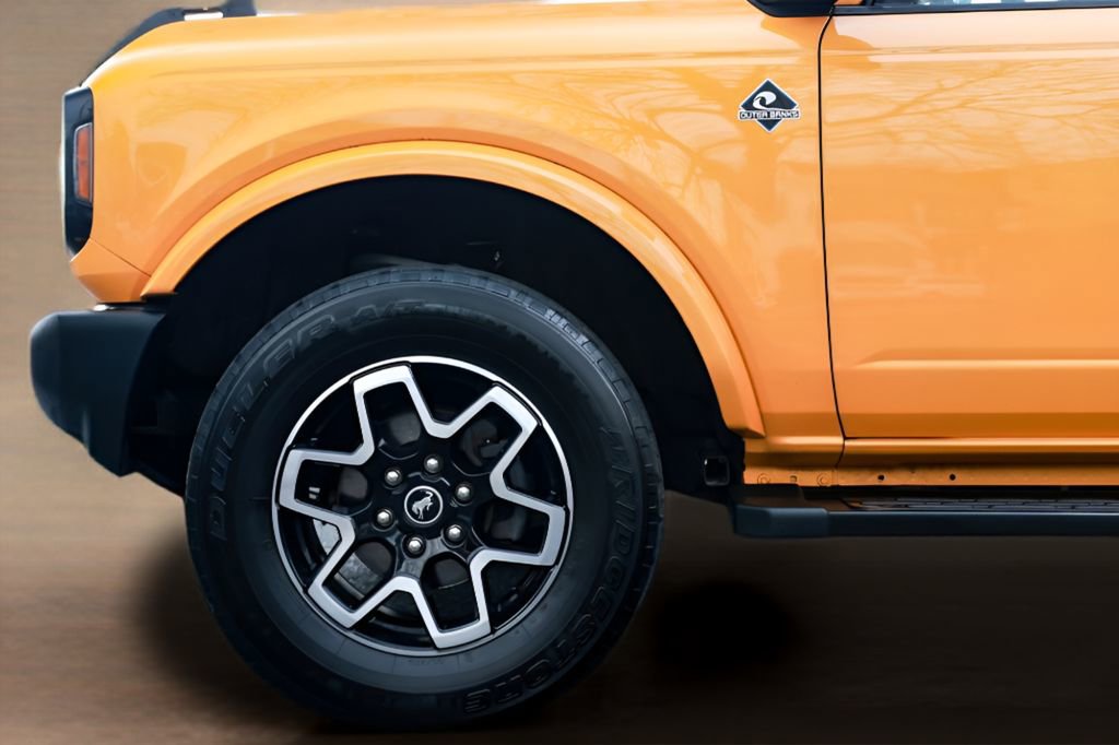 Used 2022 Ford Bronco Outer Banks image 17