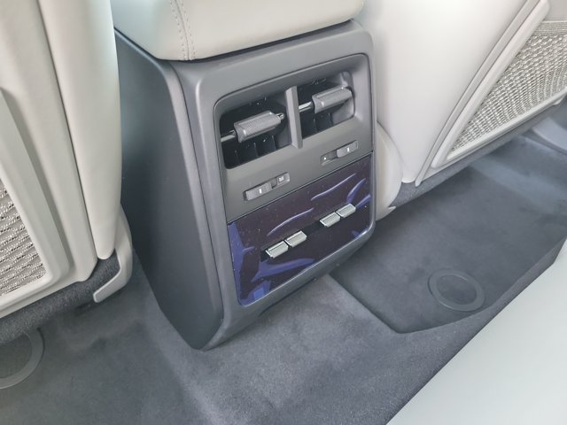 New 2026 Porsche Macan Electric RWD image 18