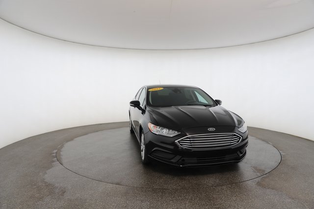 Used 2017 Ford Fusion SE image 29
