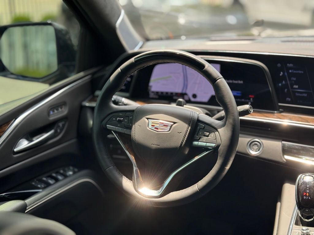 Used 2024 Cadillac Escalade ESV Sport Platinum w/ LPO, ONYX Package image 33