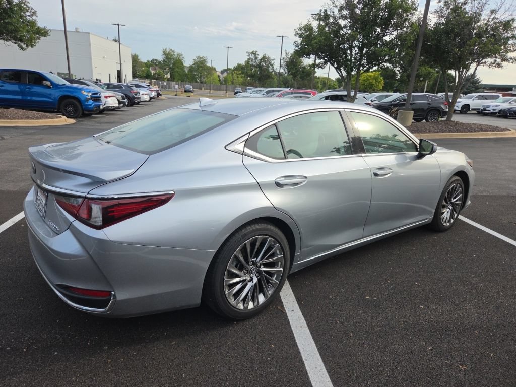 Used 2025 Lexus ES 300h w/ Accessory Package (Z1) FWD image 3