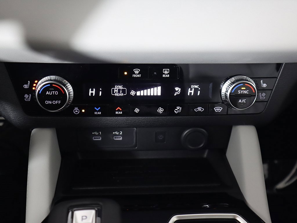 New 2025 Mitsubishi Outlander AWD image 55