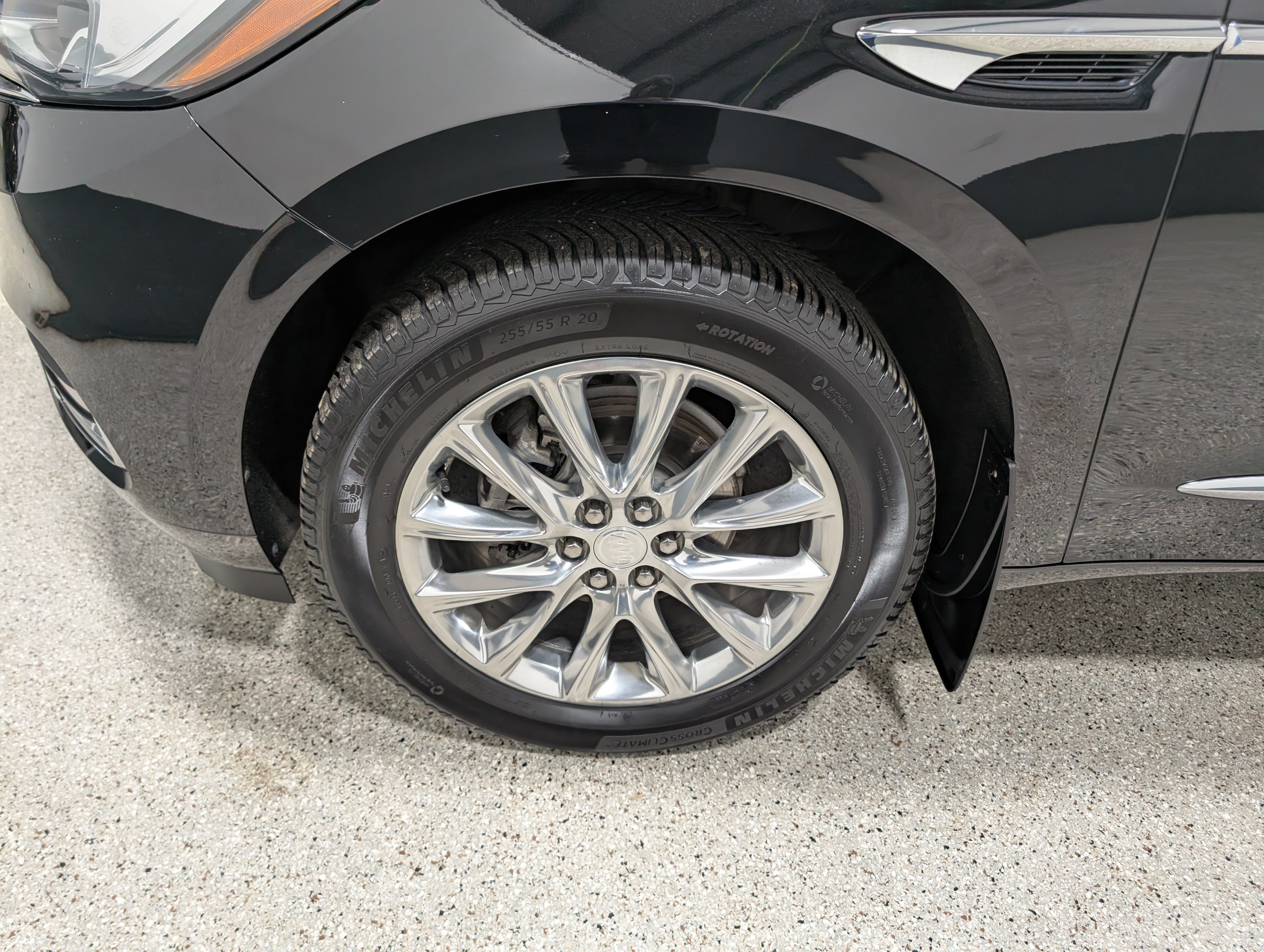 Used 2020 Buick Enclave Premium w/ Sun and Sites Package AWD/4WD image 9