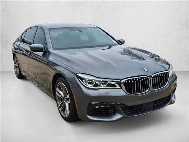 Used 2018 BMW 750i xDrive image 3