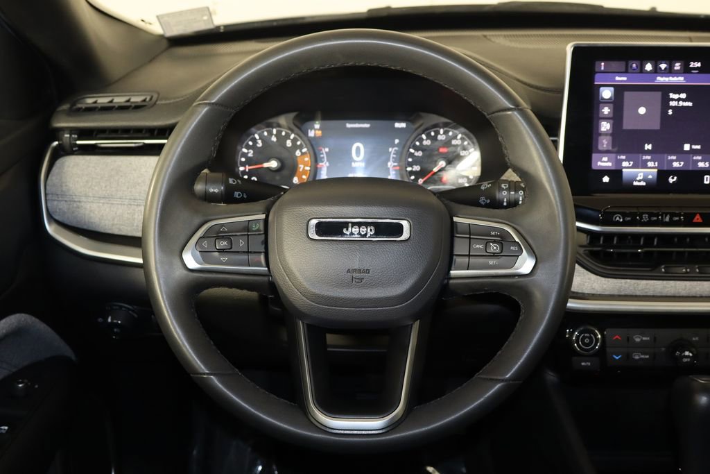 Used 2024 Jeep Compass Latitude image 7