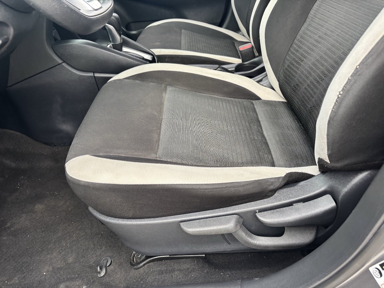 Used 2021 Nissan Versa SV FWD image 21