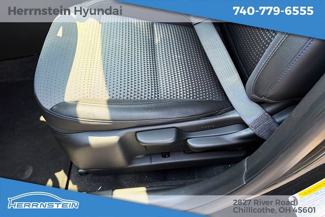 Used 2025 Chevrolet Trax LT FWD image 16
