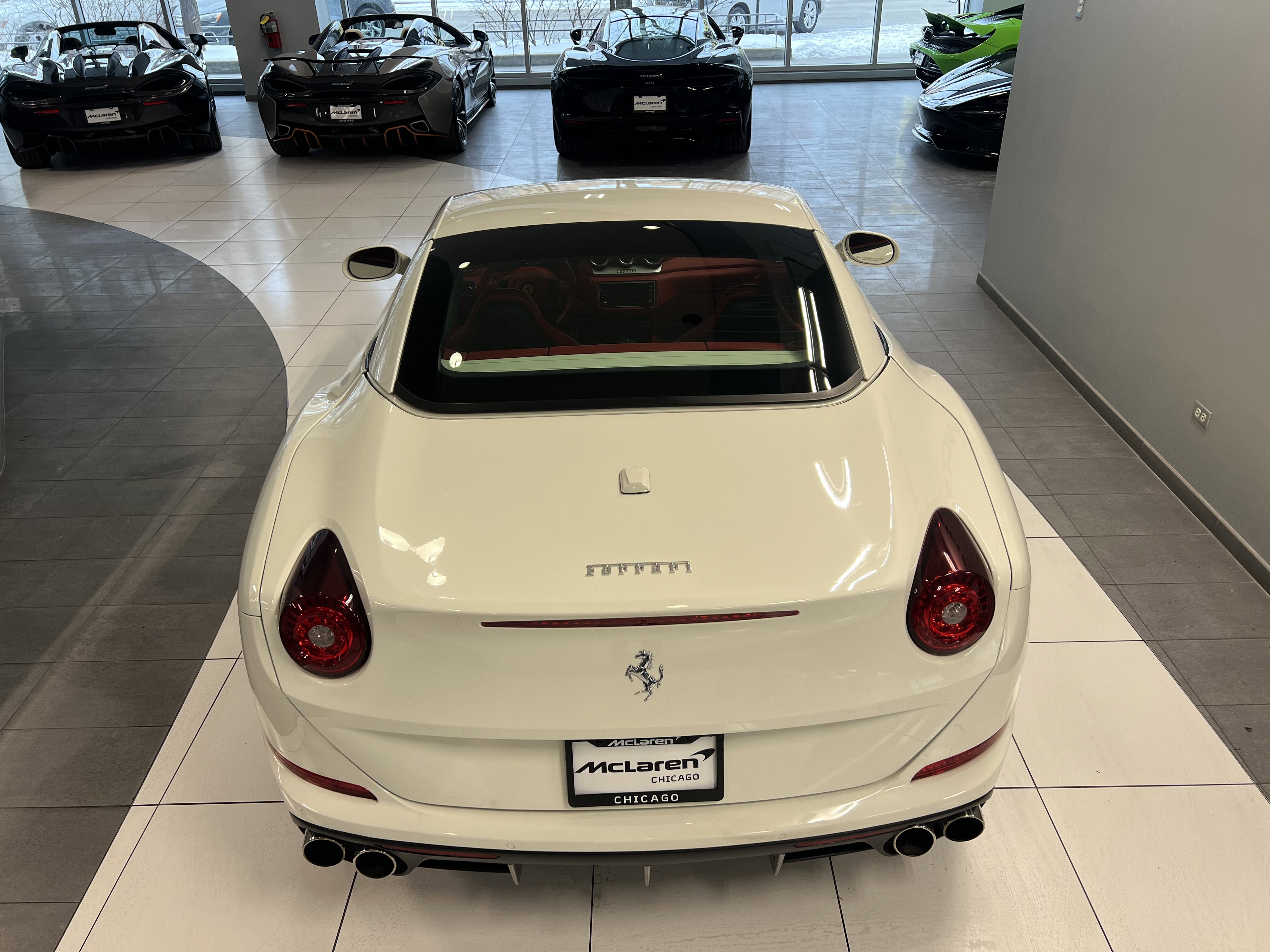 Used 2017 Ferrari California T RWD image 8