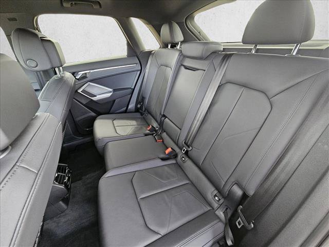Certified 2025 Audi Q3 2.0T Premium w/ Convenience Package AWD/4WD image 16