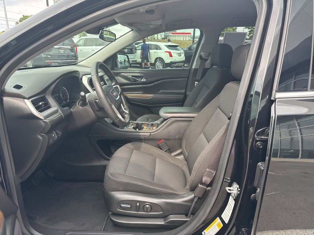 Used 2023 GMC Acadia SLE w/ Driver Convenience Package FWD image 16