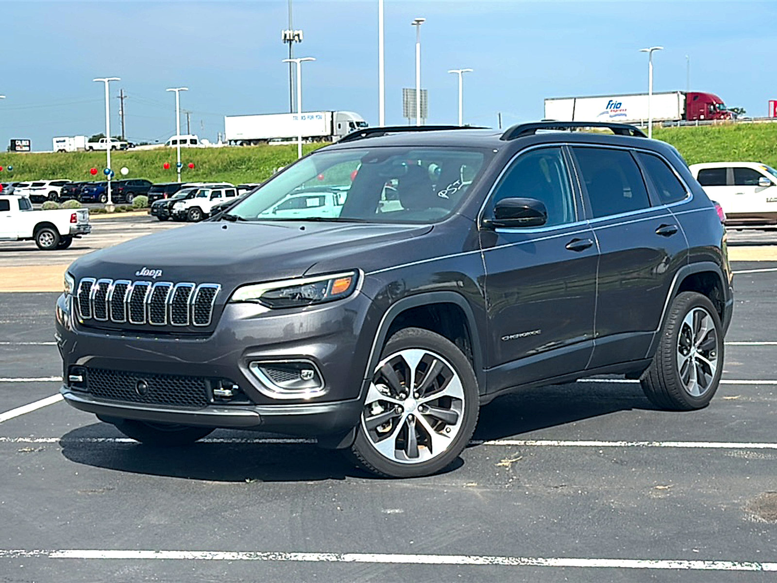 Used 2022 Jeep Cherokee Limited w/ Elite Package image 2