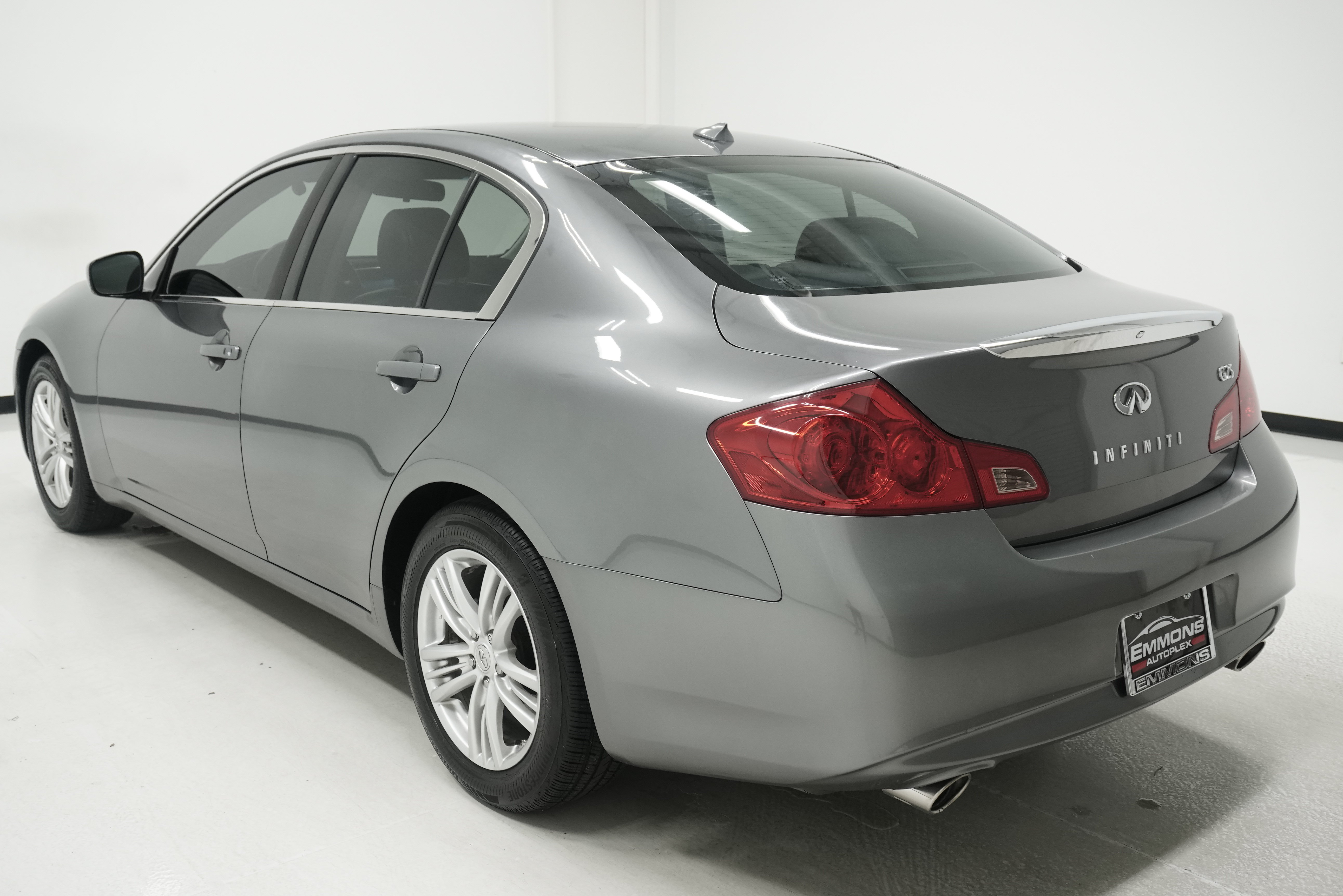 Used 2011 INFINITI G25 RWD image 6