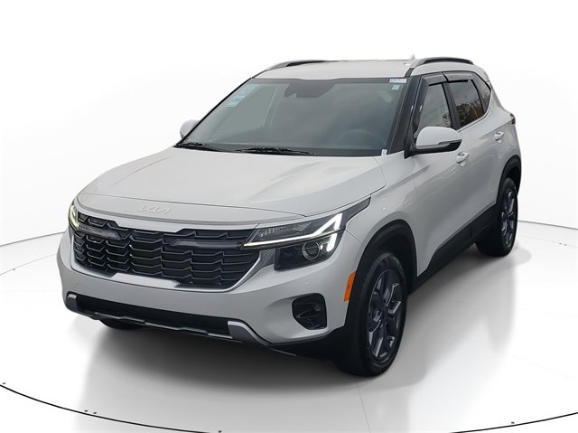 Certified 2024 Kia Seltos S image 2