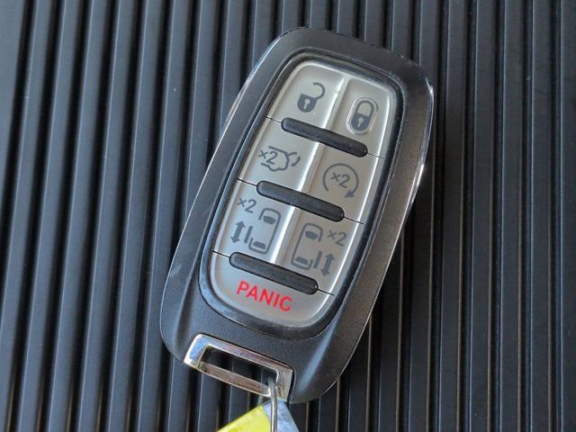 Used 2023 Chrysler Pacifica Touring-L FWD image 26