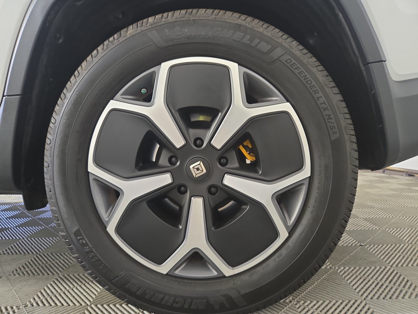 Used 2022 Rivian R1T Adventure AWD/4WD image 10