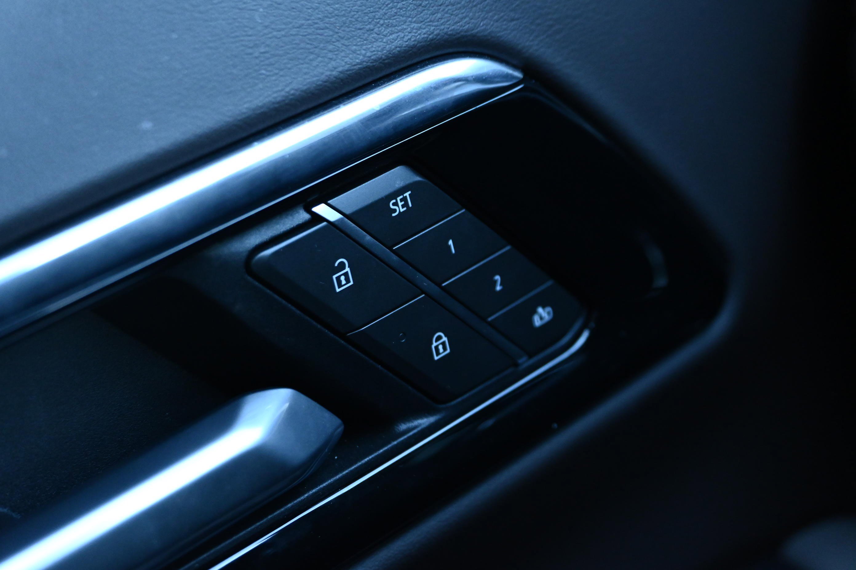 Used 2025 Chevrolet Tahoe LT w/ Comfort Package image 22