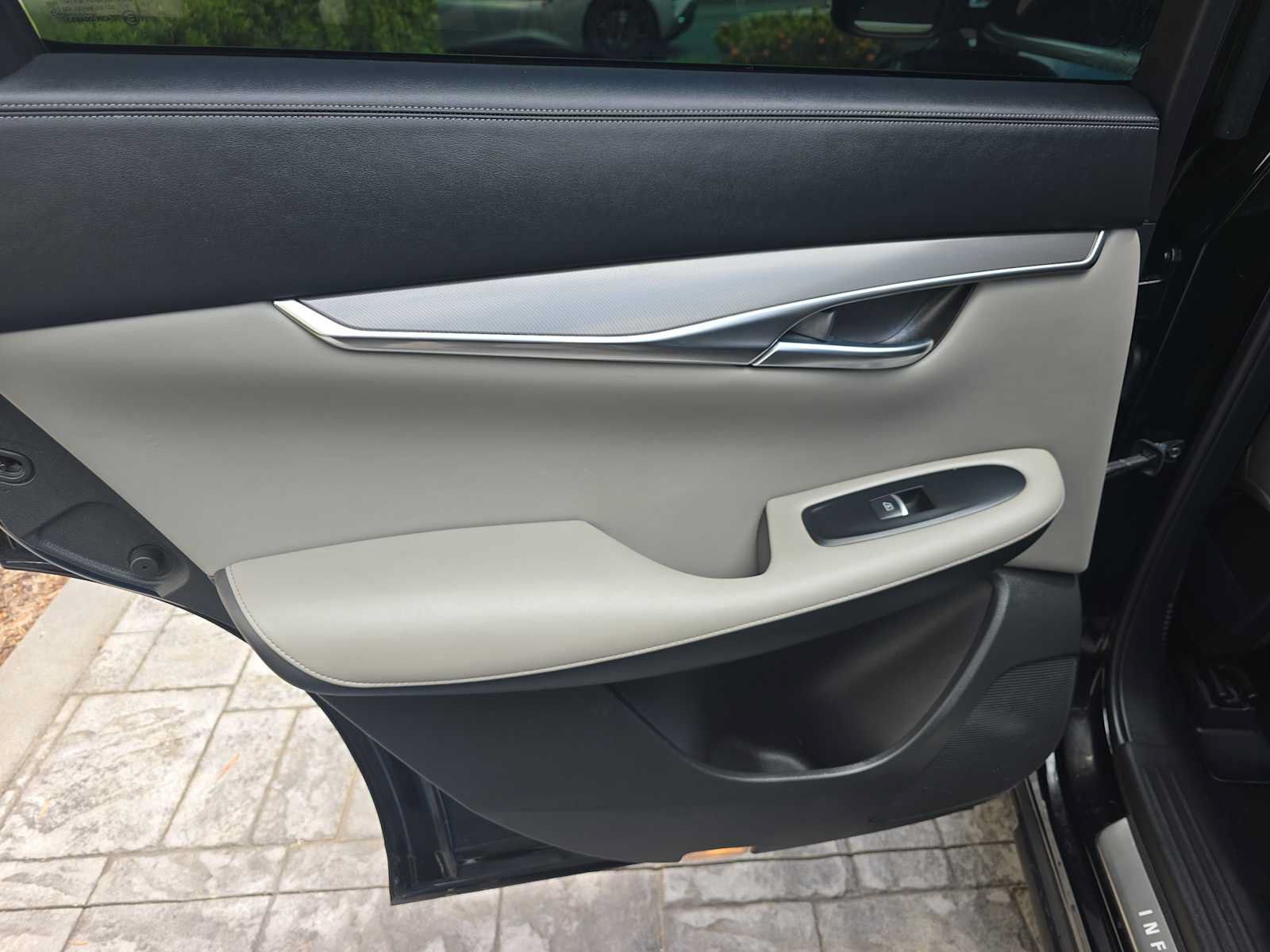 Used 2024 INFINITI QX50 Luxe w/ Accent Package FWD image 10