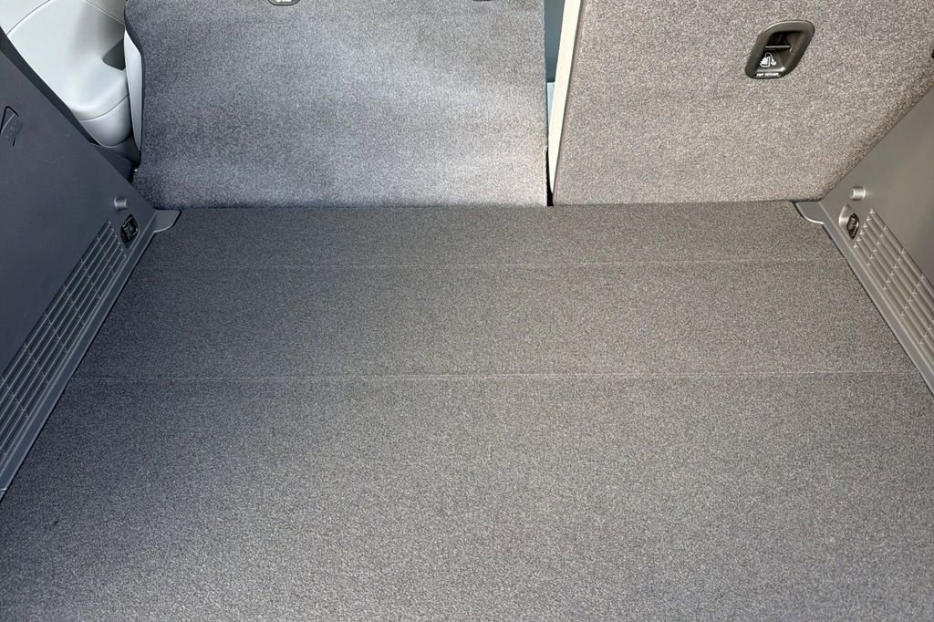 New 2026 Hyundai Kona SE image 13