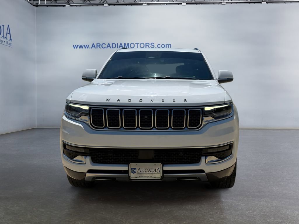 Used 2022 Jeep Wagoneer Series III w/ Premium Group I AWD/4WD image 7